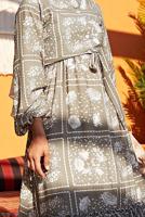 Vêtements hijab KAKI ROBE FLORALE CEINTURÉE 640000