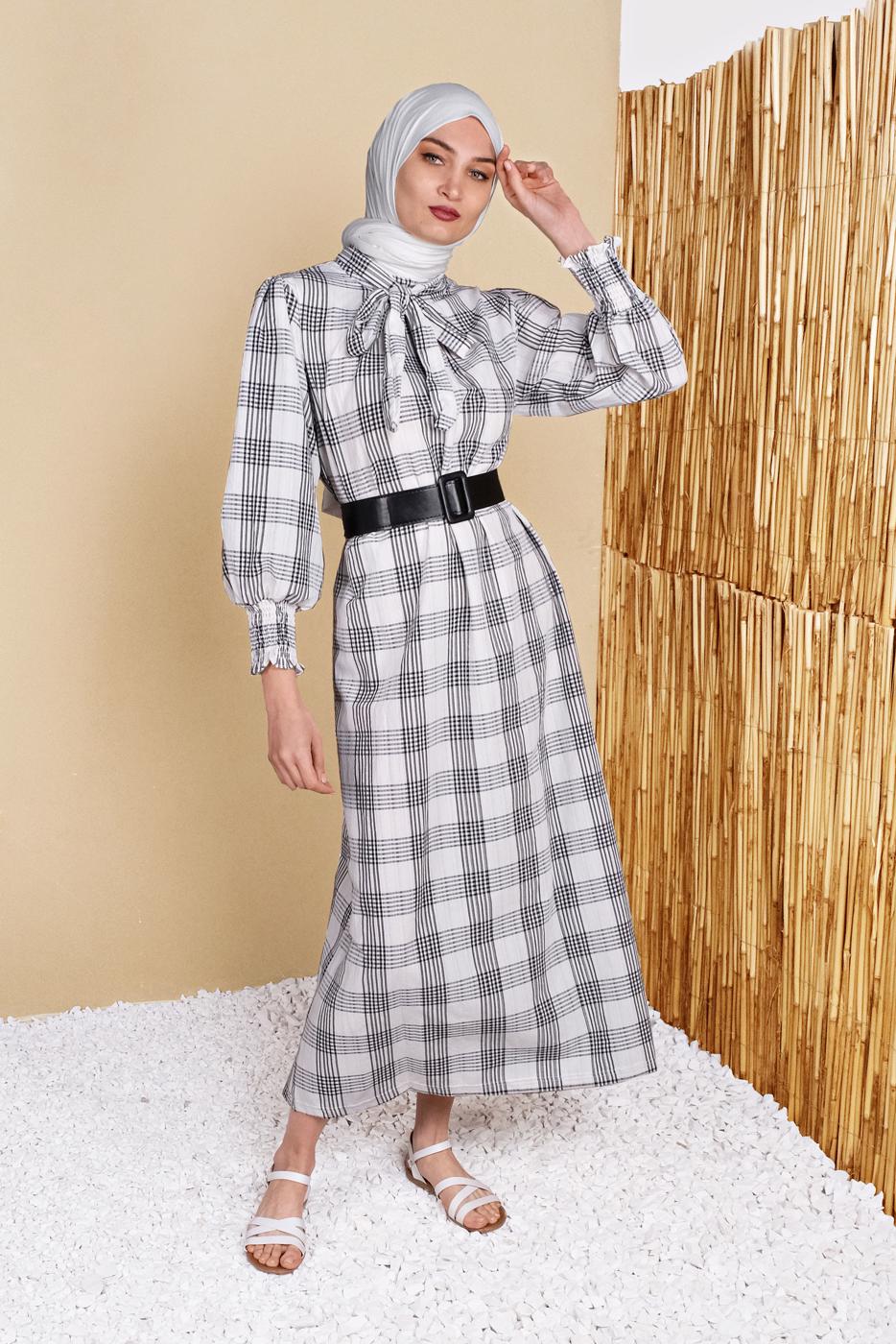 Tesettür giyim EKRU BELİ KUŞAKLI ÇİZGİLİ ELBİSE 0354 