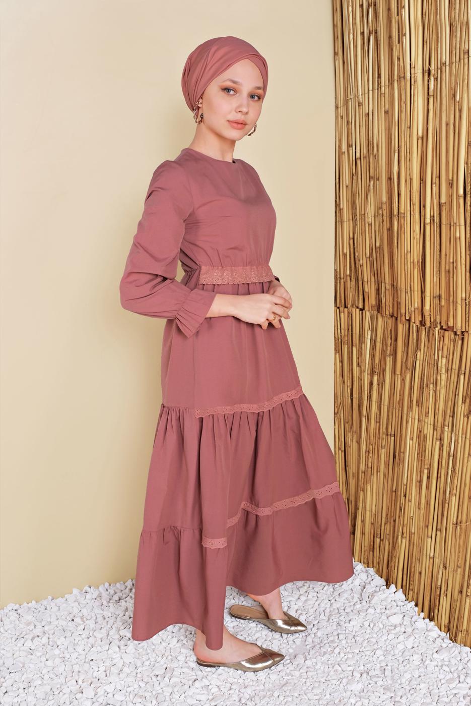 Tesettür giyim PEMBE MANŞETLERİ LASTİKLİ VOLANLI ELBİSE 2534