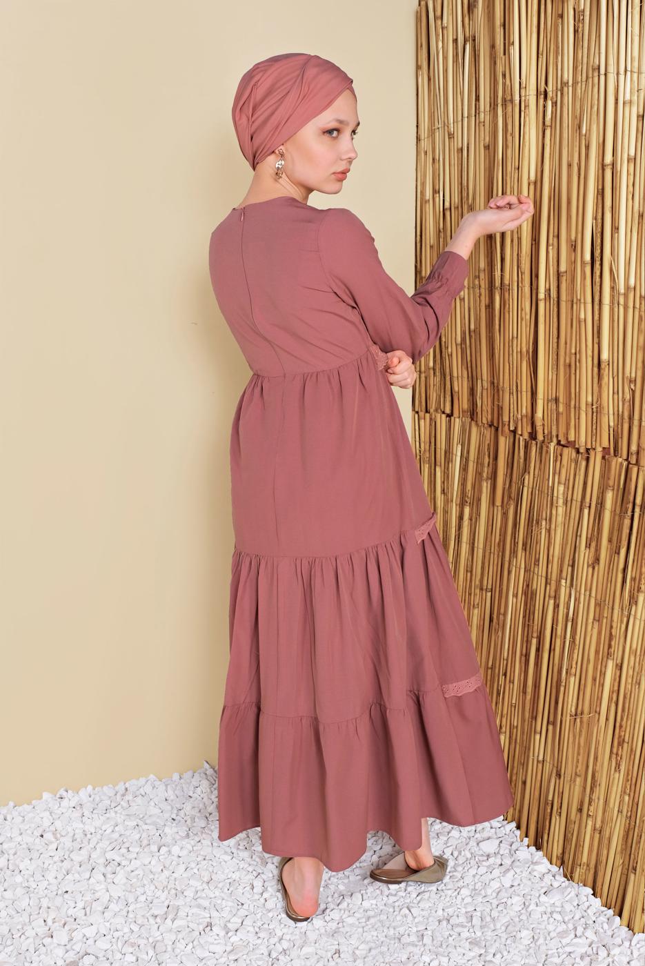 Tesettür giyim PEMBE MANŞETLERİ LASTİKLİ VOLANLI ELBİSE 2534