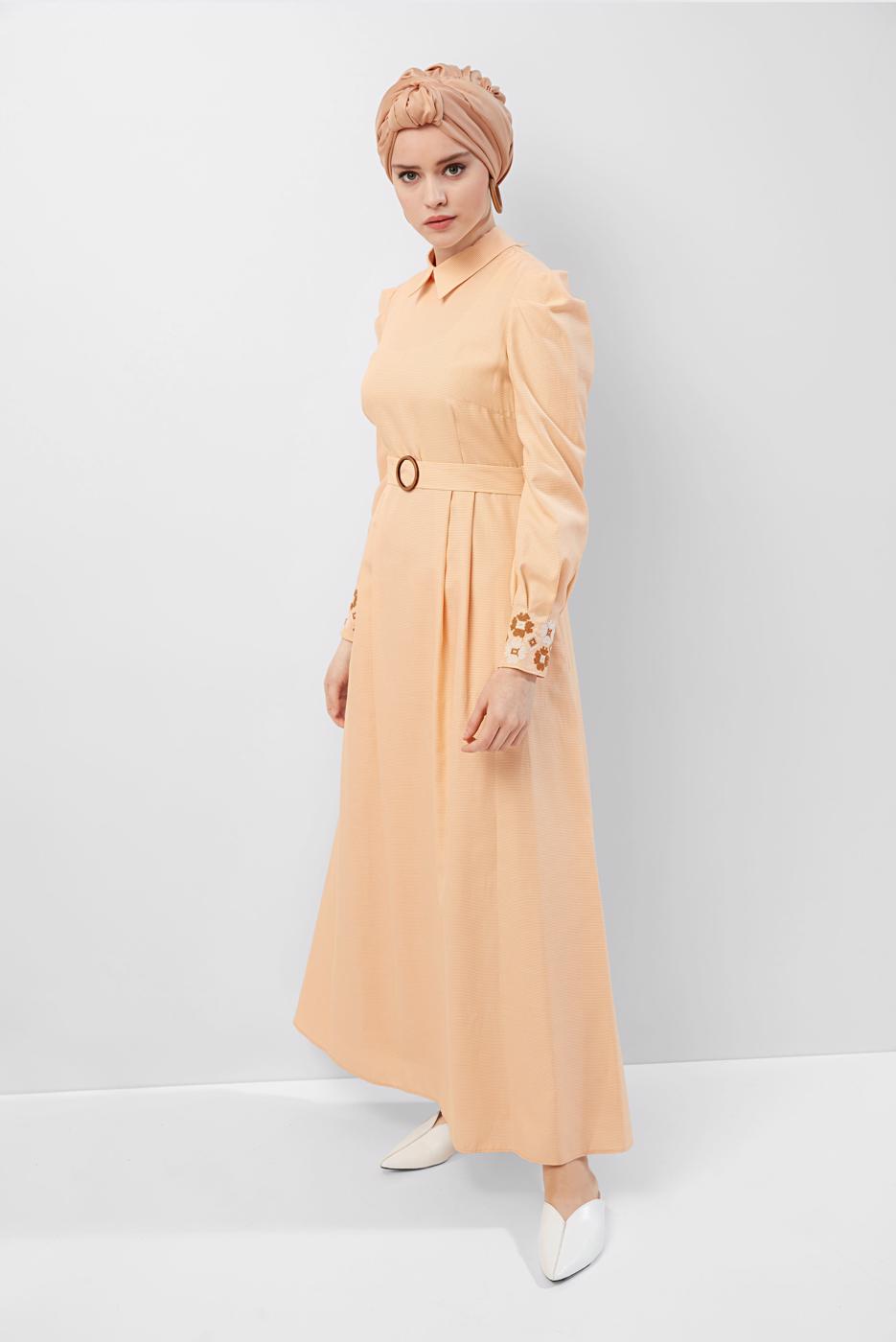 Tesettür giyim SARI ALVİNA PAMUKLU KAZAYAĞI DESENLİ NAKIŞ DETAYLI ELBİSE T 40520