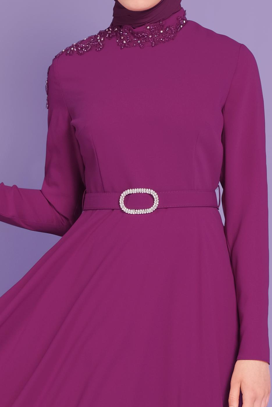 Tesettür giyim FUŞYA ALVİNA NAKIŞ DETAYLI KEMERLİ ELBİSE 40585