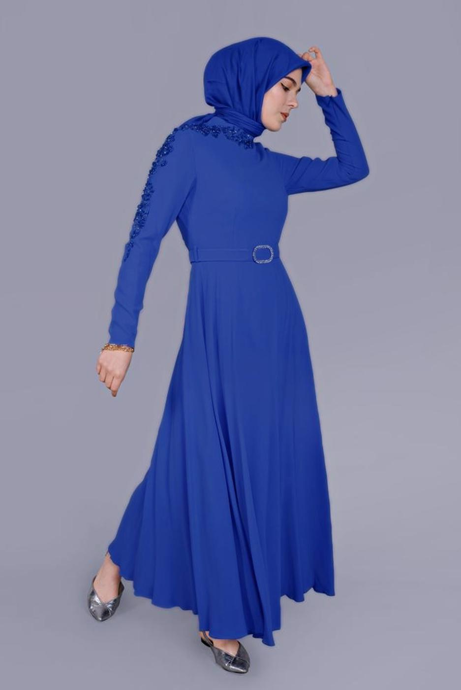Tesettür giyim LACİVERT ALVİNA NAKIŞ DETAYLI KEMERLİ ELBİSE 40585