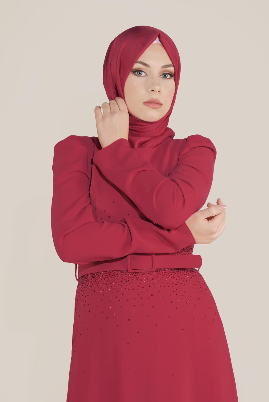 Tesettür giyim KIRMIZI ALVİNA İŞLEMELİ KEMERLİ ELBİSE T 40586