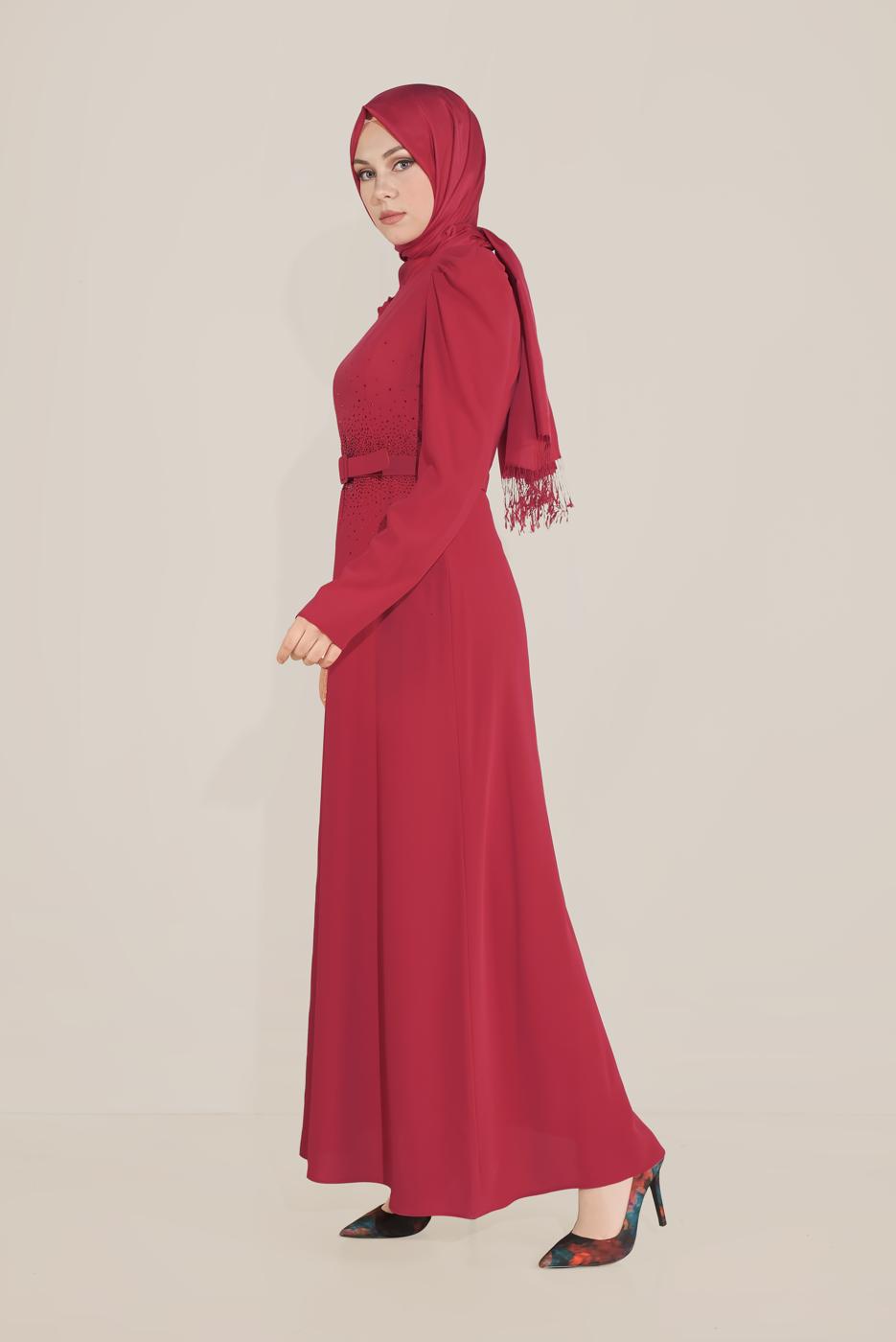 Tesettür giyim KIRMIZI ALVİNA İŞLEMELİ KEMERLİ ELBİSE T 40586