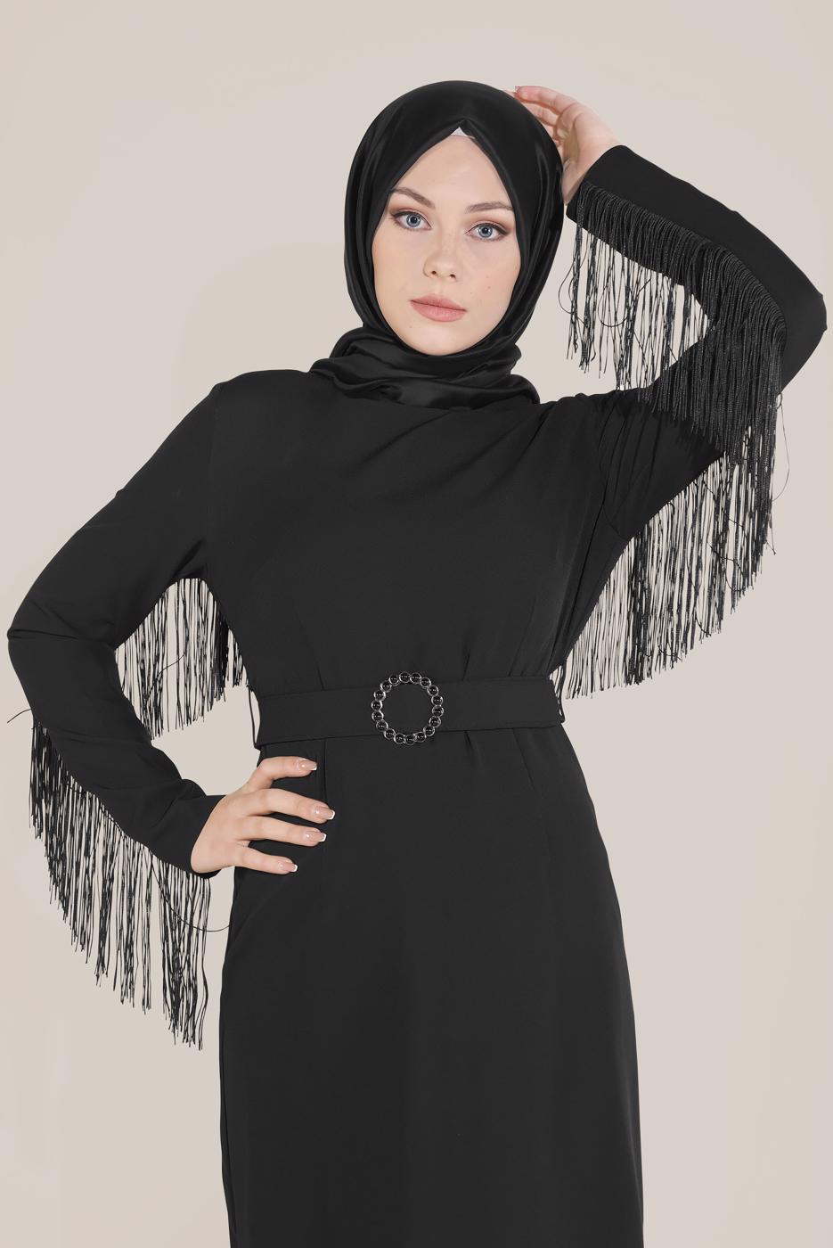 Tesettür giyim SİYAH ALVİNA KOLLARI VE SIRTI PÜSKÜLLÜ KEMERLİ ELBİSE T 40626