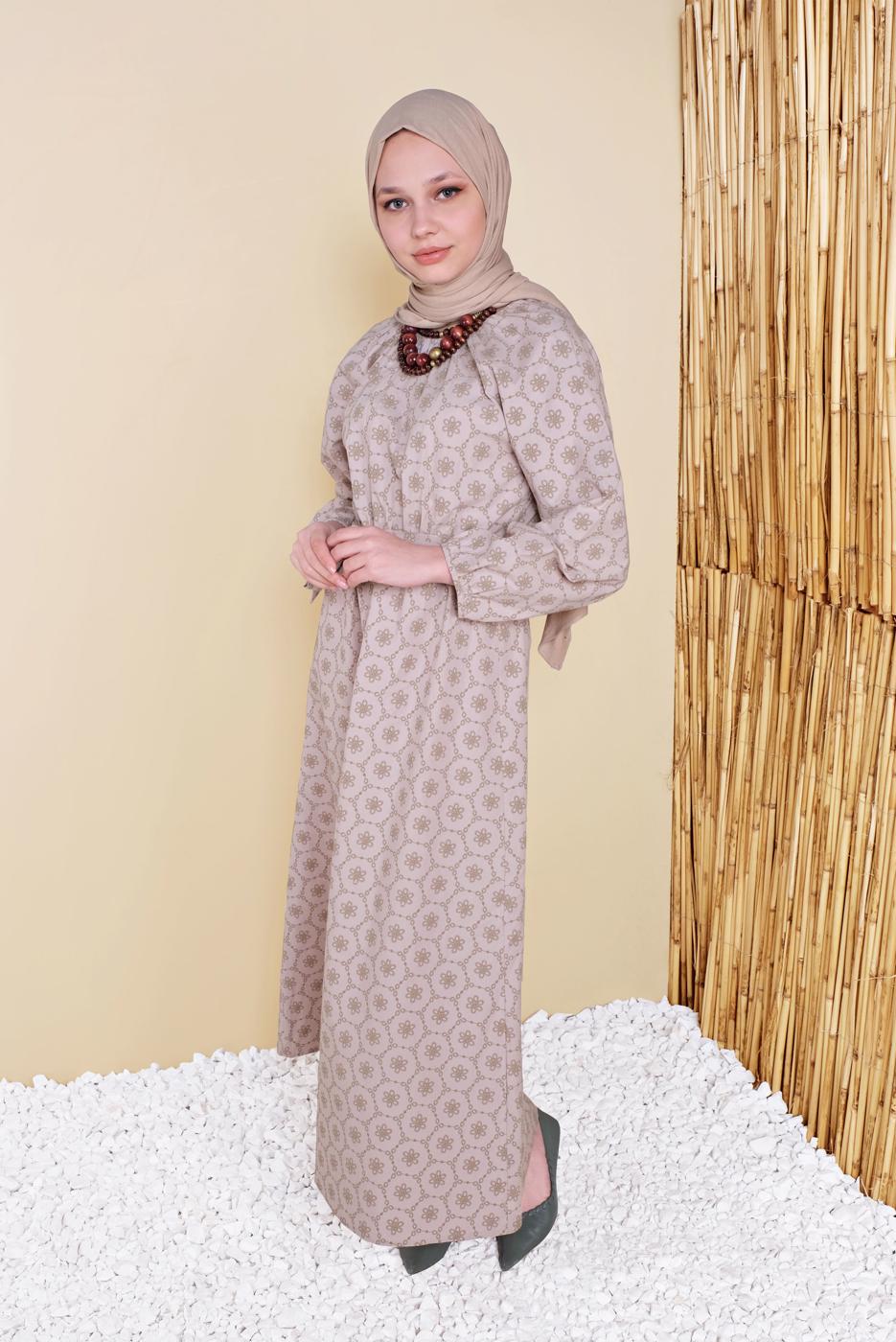 Tesettür giyim BEJ DESENLİ KUŞAKLI ELBİSE  4101 