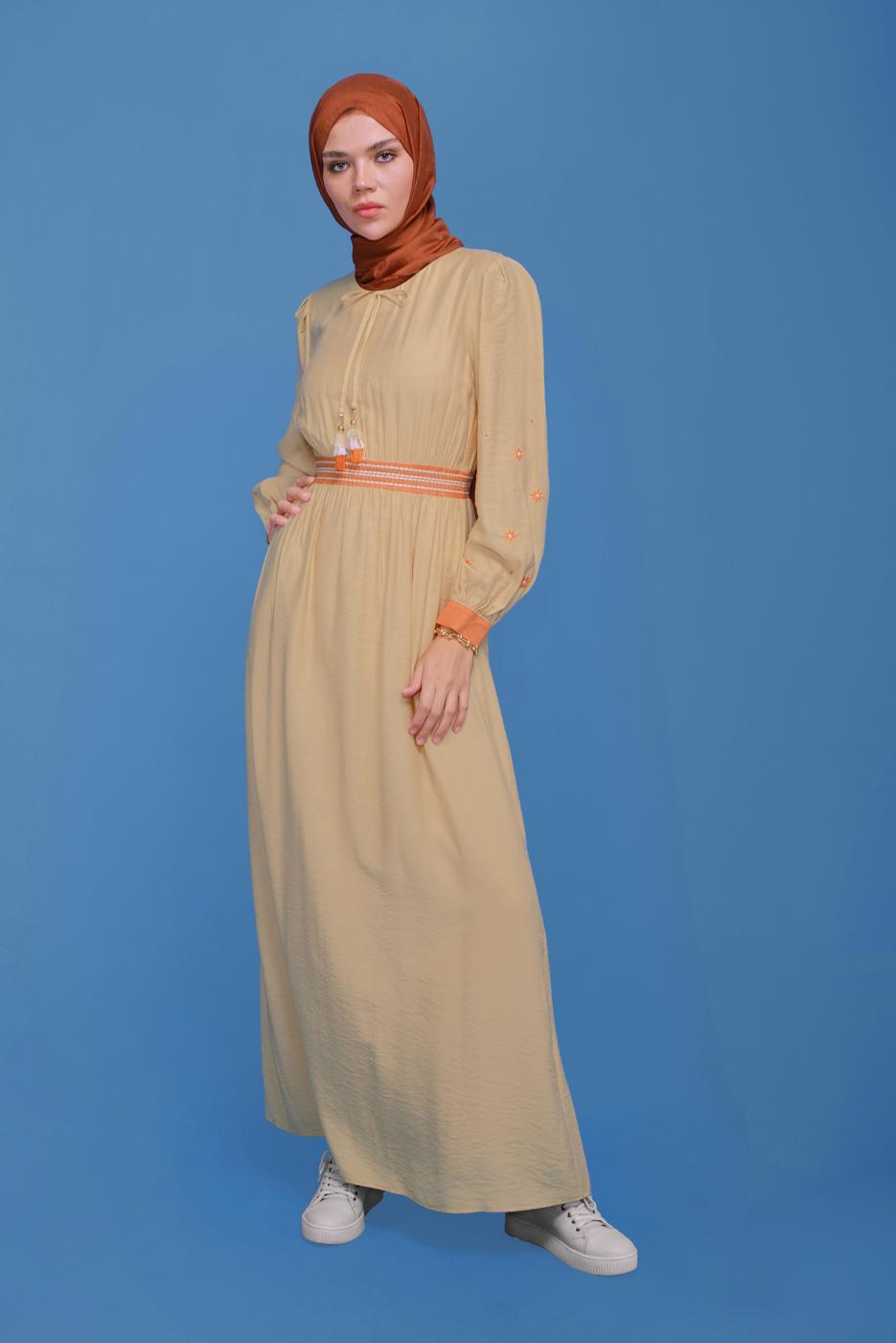 Tesettür giyim BEJ ALVİNA BİSİKLET YAKA KOLLARI NAKIŞLI ELBİSE T 41697