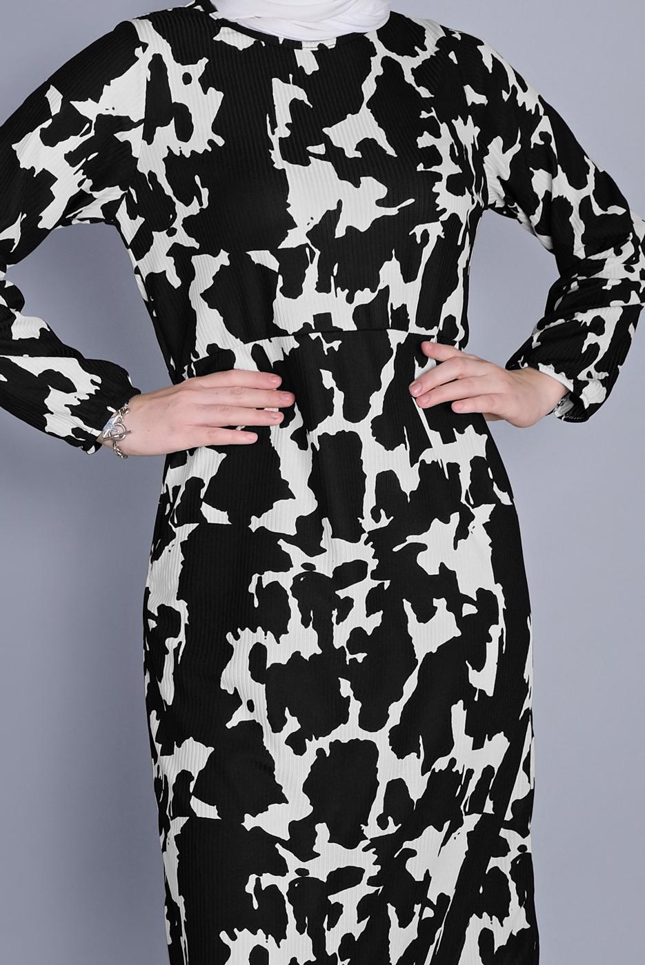 Tesettür giyim SİYAH DESENLİ ETEK UCU VOLANLI ELBİSE 4276