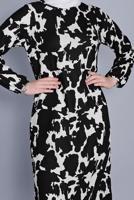 Tesettür giyim SİYAH DESENLİ ETEK UCU VOLANLI ELBİSE 4276