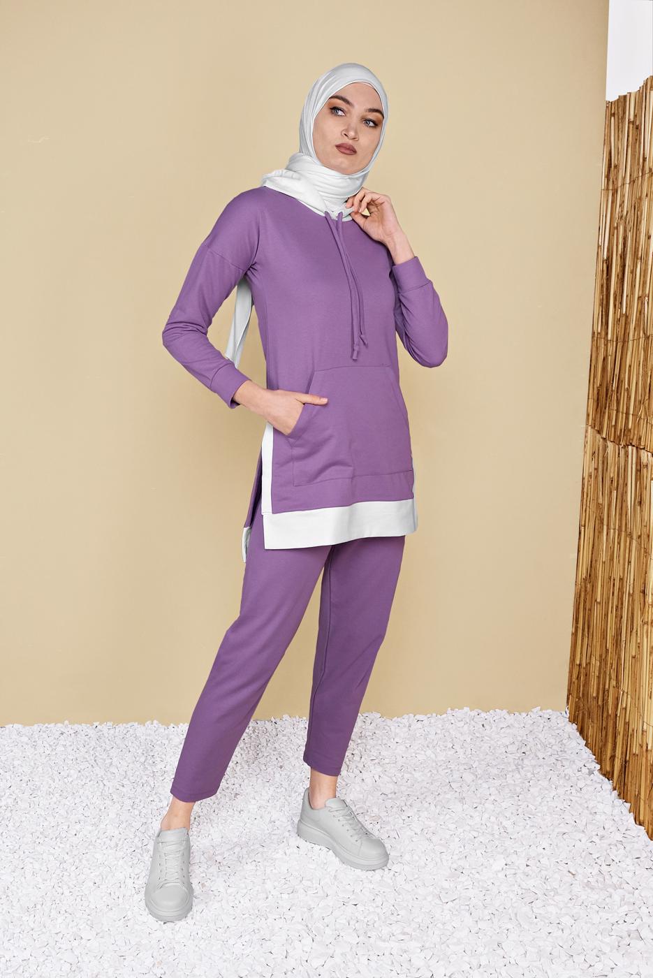 Tesettür giyim MOR KAPÜŞONLU PARÇA DETAYLI İKİLİ PANTOLONLU EŞOFMAN TAKIMI 0555