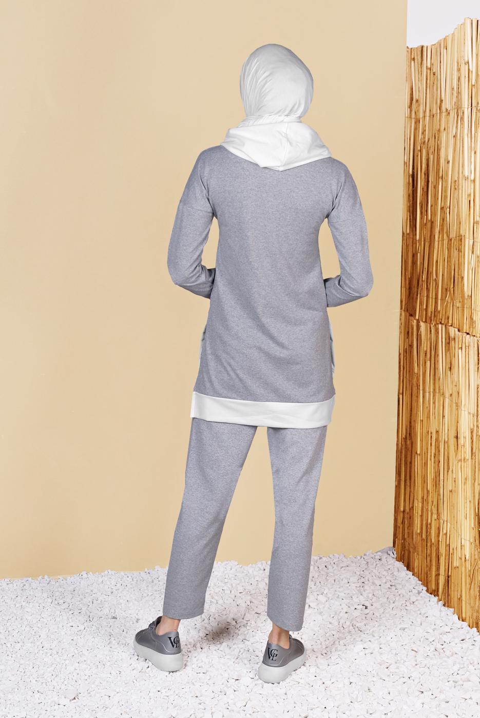 Tesettür giyim GRİ KAPÜŞONLU PARÇA DETAYLI İKİLİ PANTOLONLU EŞOFMAN TAKIMI 0555