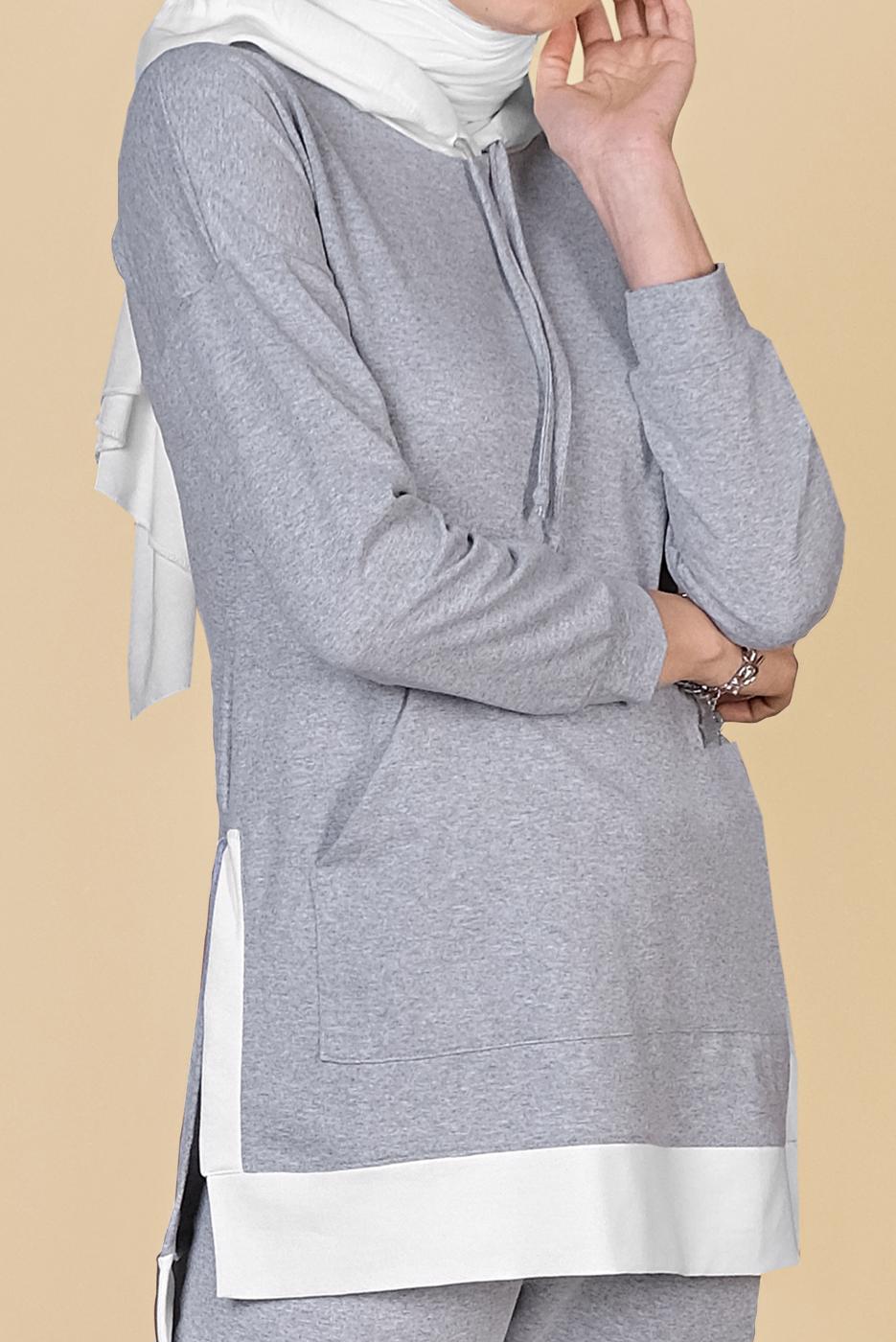 Tesettür giyim GRİ KAPÜŞONLU PARÇA DETAYLI İKİLİ PANTOLONLU EŞOFMAN TAKIMI 0555