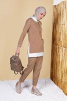 Tesettür giyim KAHVE KAPÜŞONLU PARÇA DETAYLI İKİLİ PANTOLONLU EŞOFMAN TAKIMI 0555