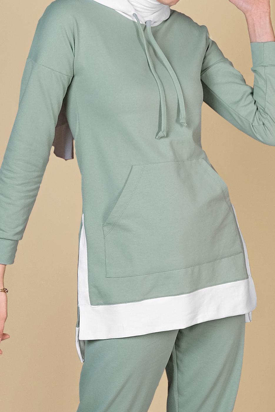 Tesettür giyim YEŞİL KAPÜŞONLU PARÇA DETAYLI İKİLİ PANTOLONLU EŞOFMAN TAKIMI 0555
