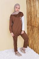 Tesettür giyim KAHVE YAZI BASKILI İKİLİ PANTOLONLU EŞOFMAN TAKIMI 2056