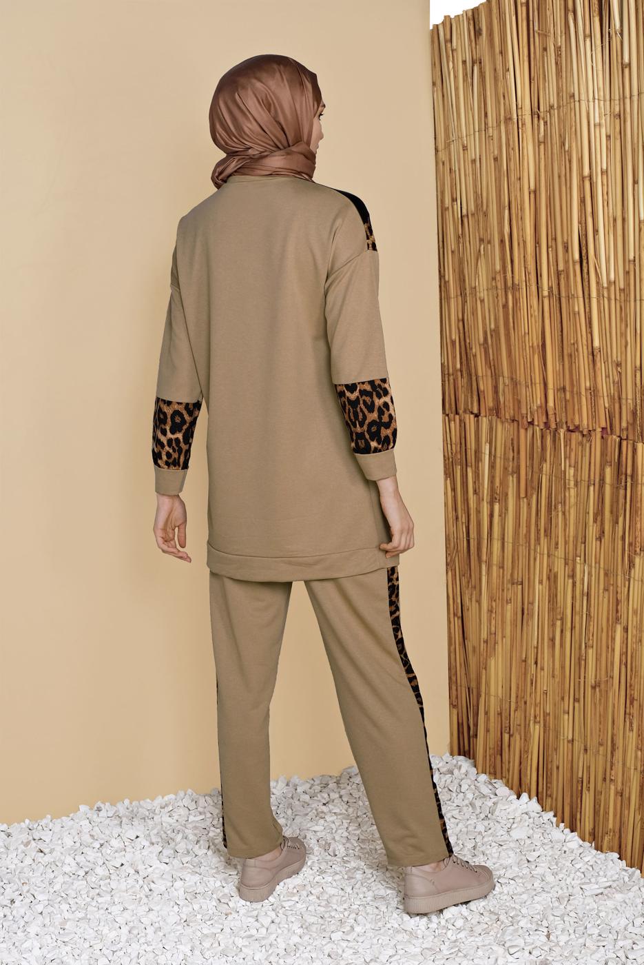 Tesettür giyim KAHVE LEOPAR VE DERİ DETAYLI EŞOFMAN TAKIMI 2156 
