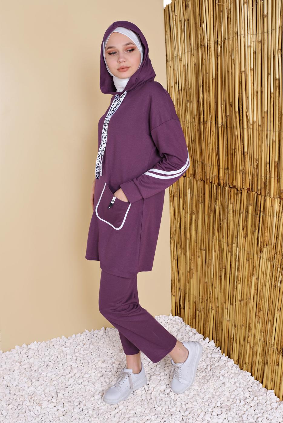 Tesettür giyim MOR ŞERİTLİ KAPÜŞONLU İKİLİ PANTOLONLU EŞOFMAN TAKIM  4056  