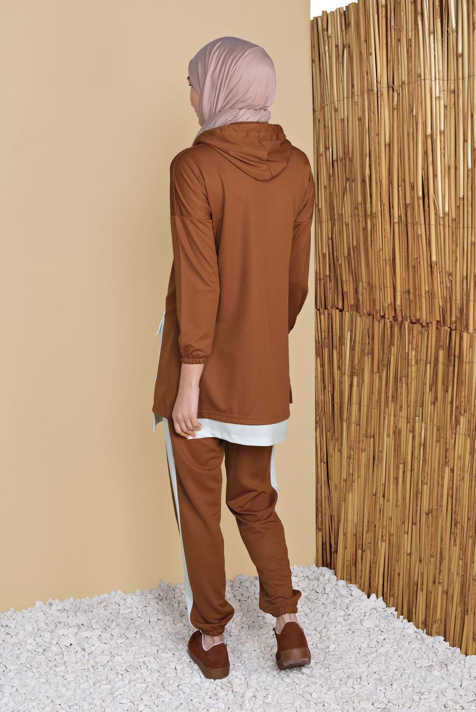 Vêtements hijab BRUN ENSEMBLE DE SURVÊTEMENT 2 PIÈCES AVEC PANTALON DETAIL POCHE 6555