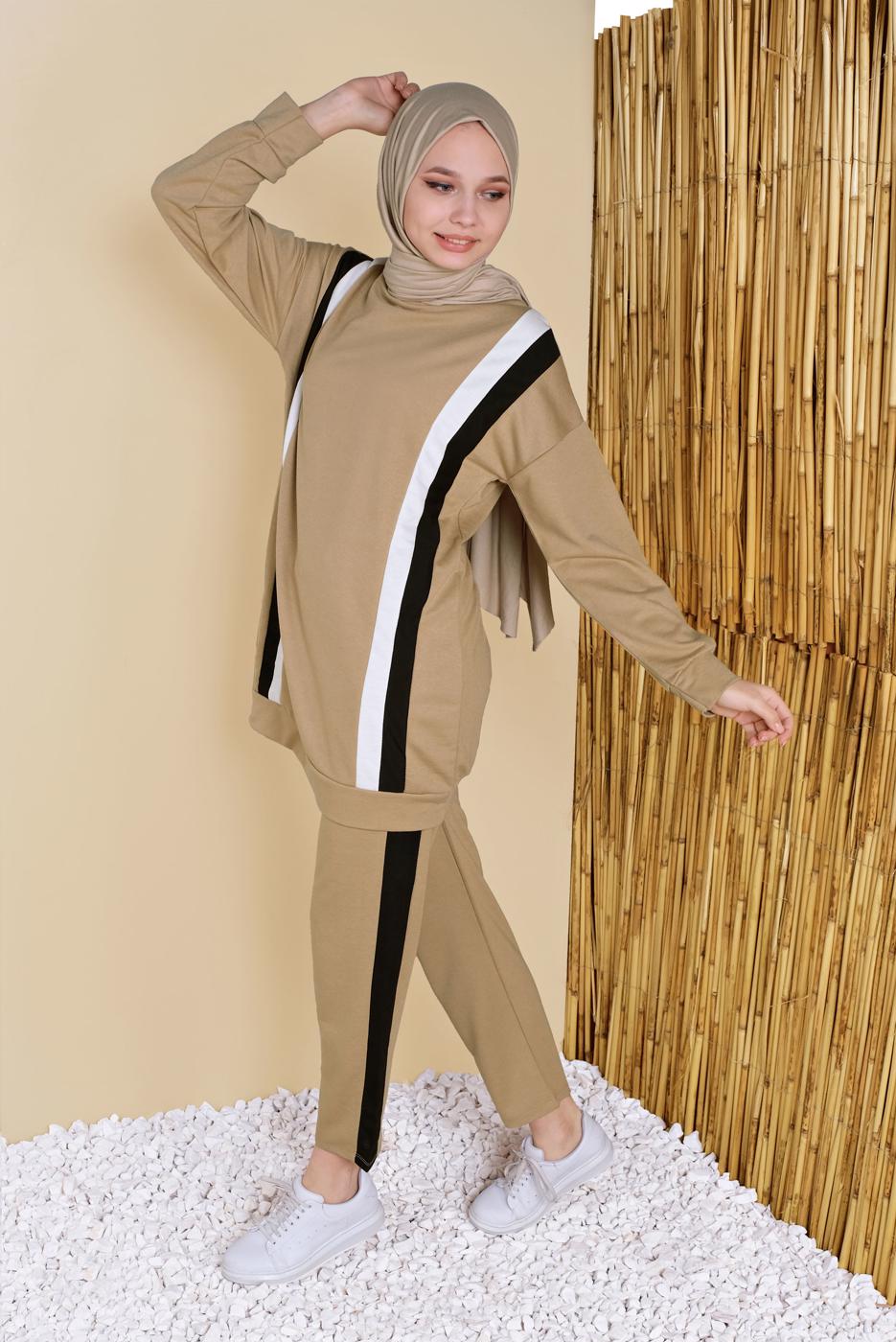 Tesettür giyim KAHVE ŞERİT DETAYLI PANTOLONLU EŞOFMAN TAKIM  8256  