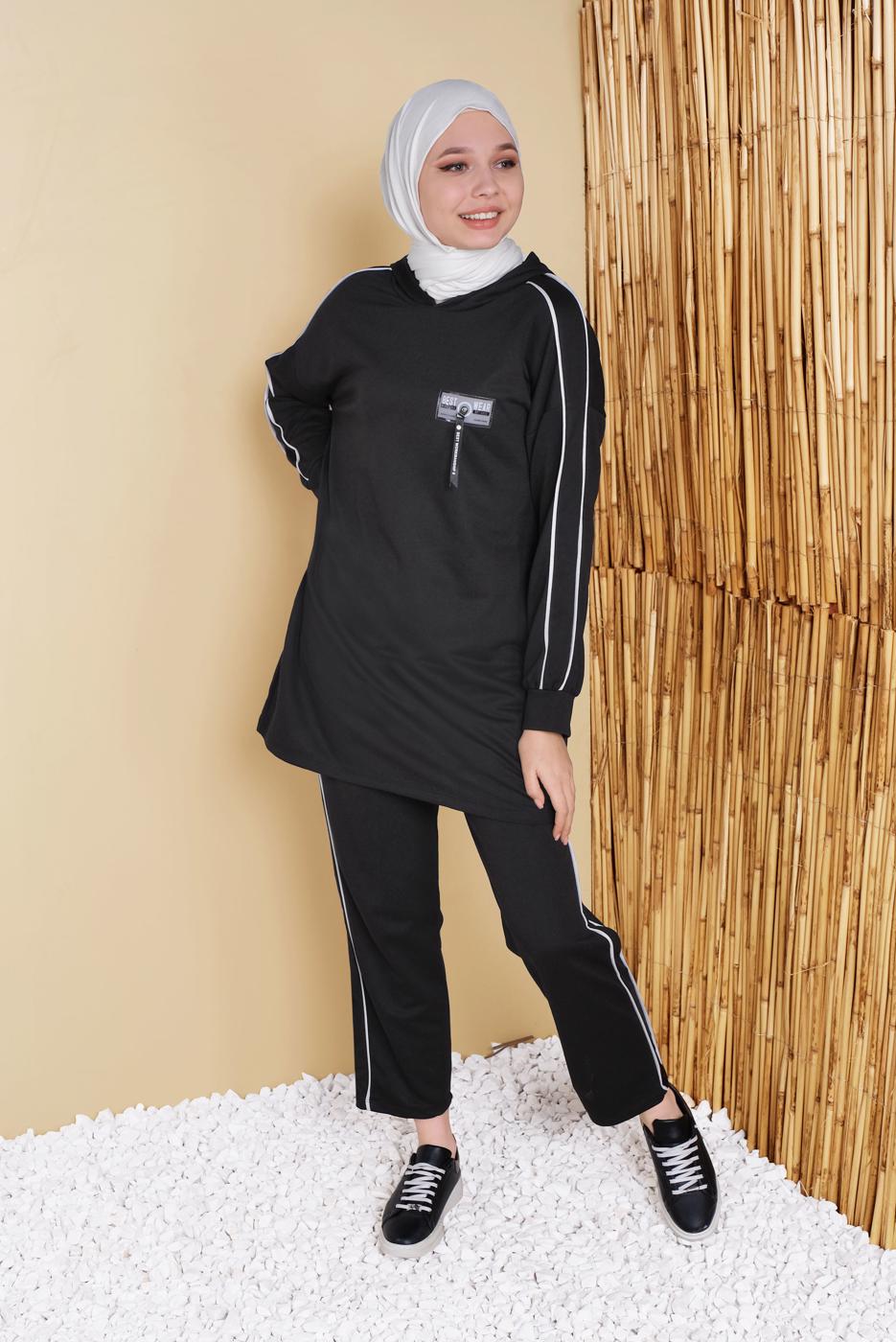 Tesettür giyim SİYAH ŞERİTLİ KAPÜŞONLU İKİLİ PANTOLONLU TAKIM 8456