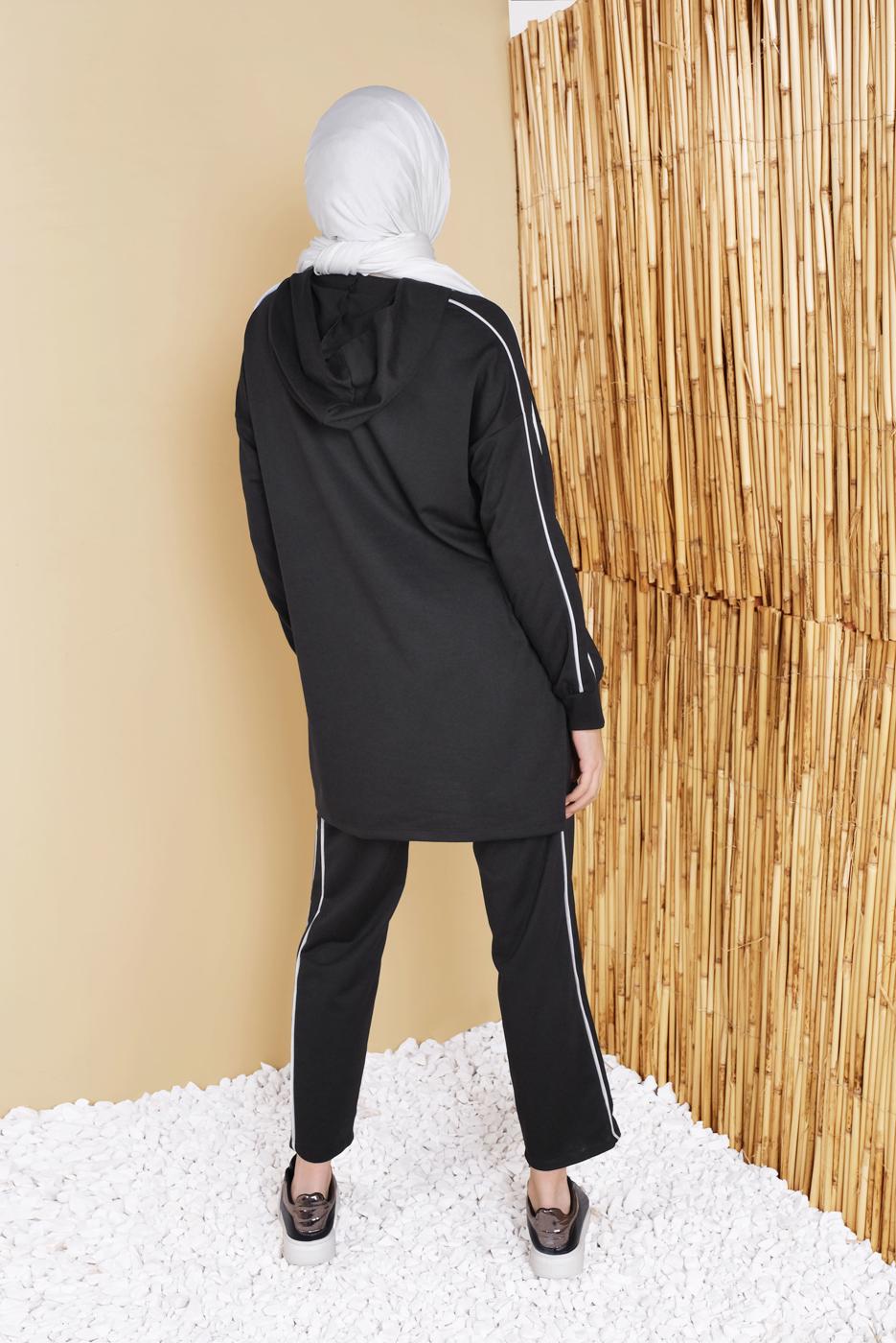 Tesettür giyim SİYAH ŞERİTLİ KAPÜŞONLU İKİLİ PANTOLONLU TAKIM 8456
