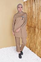 Tesettür giyim KAHVE ŞERİTLİ KAPÜŞONLU İKİLİ PANTOLONLU TAKIM 8456