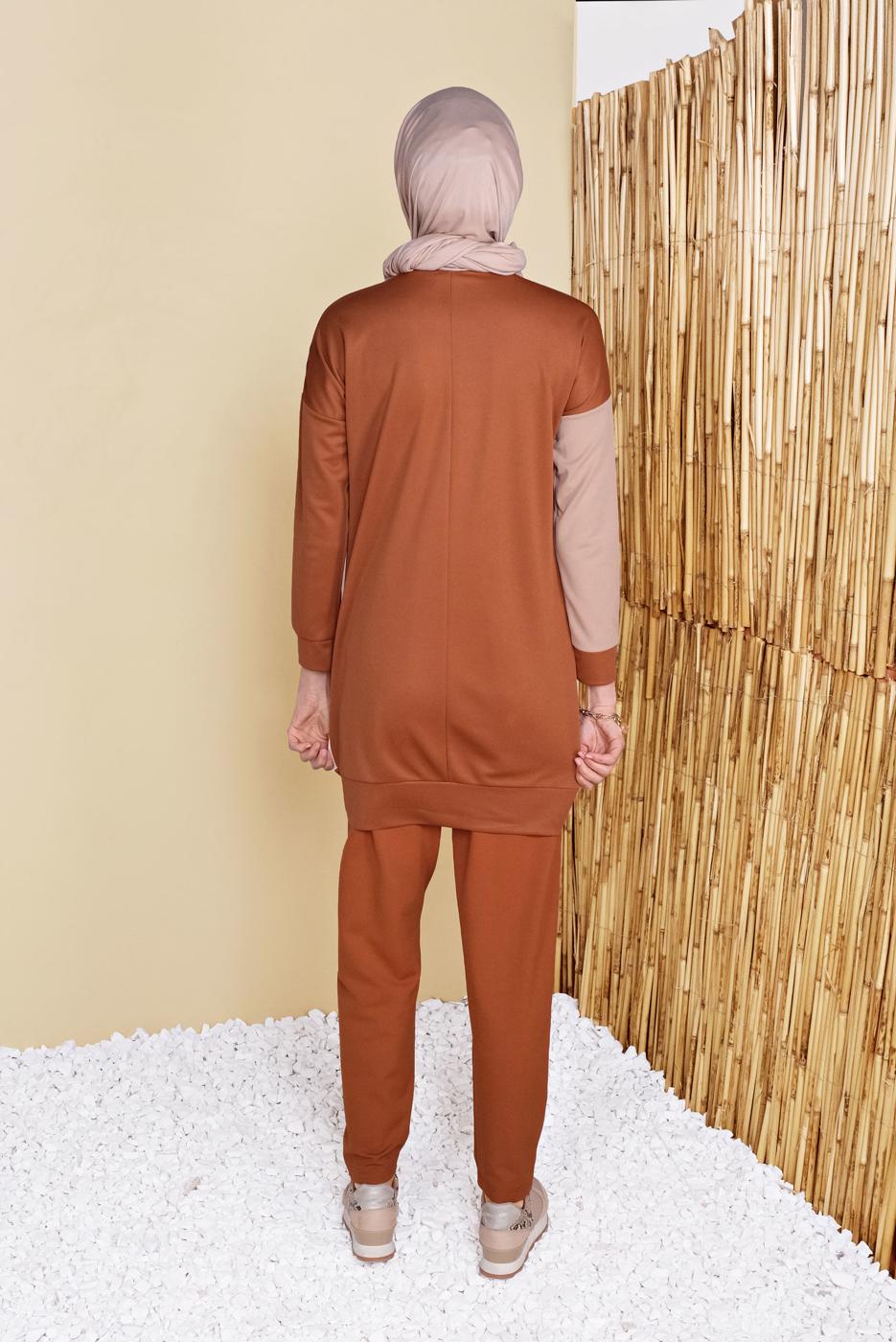 Tesettür giyim KAHVE BİSİKLET YAKA İKİLİ PANTOLONLU EŞOFMAN TAKIMI 8555