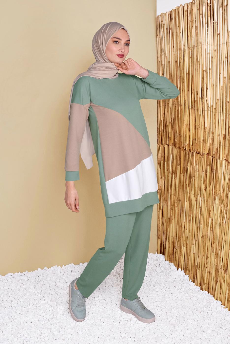 Tesettür giyim YEŞİL BİSİKLET YAKA İKİLİ PANTOLONLU EŞOFMAN TAKIMI 8555