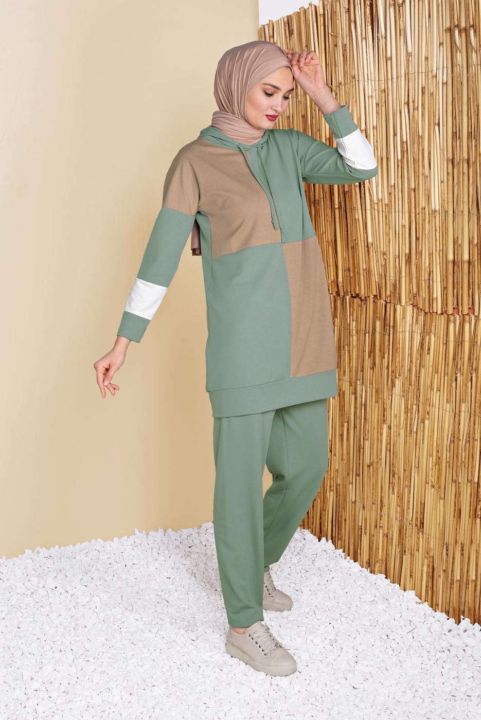 Tesettür giyim YEŞİL KARELİ ÜÇ RENKLİ PANTOLONLU EŞOFMAN TAKIM  9555