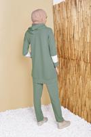 Tesettür giyim YEŞİL KARELİ ÜÇ RENKLİ PANTOLONLU EŞOFMAN TAKIM  9555