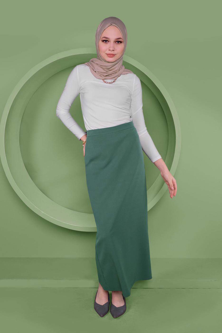 Tesettür giyim YEŞİL ALVİNA DÜZ KESİM ETEK T 60060