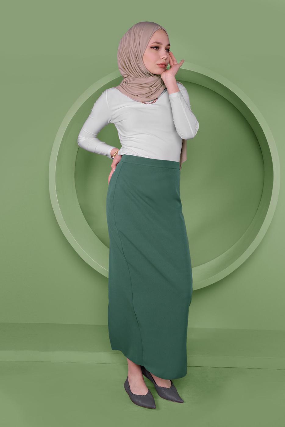 Tesettür giyim YEŞİL ALVİNA DÜZ KESİM ETEK T 60060