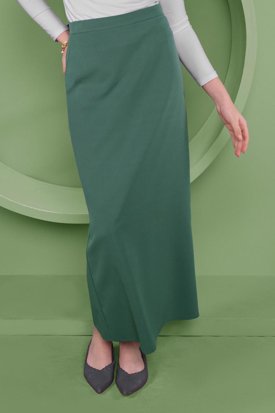 Tesettür giyim YEŞİL ALVİNA DÜZ KESİM ETEK T 60060