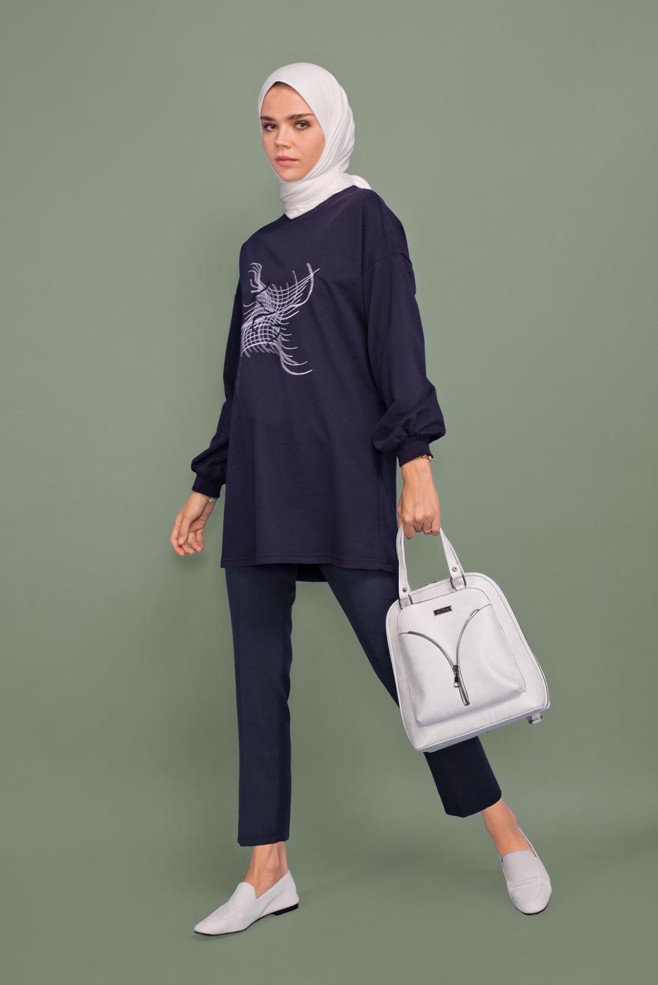 Vêtements hijab BLEU MARINE PANTALON DÉCHIRÉ À LA TAILLE 6131 