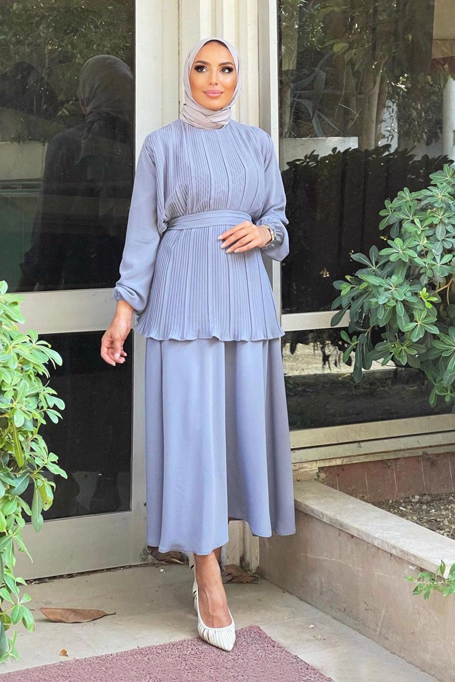 Tesettür giyim GRİ DRAPELİ KUŞAKLI ETEKLİ TAKIM 0710 