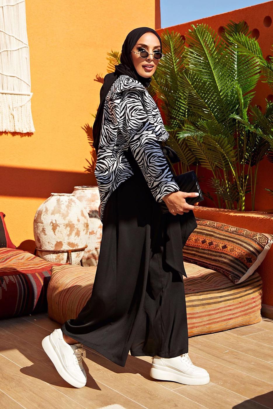 Tesettür giyim SİYAH ZEBRA DESENLİ İKİLİ PANTOLONLU TAKIM  50000  