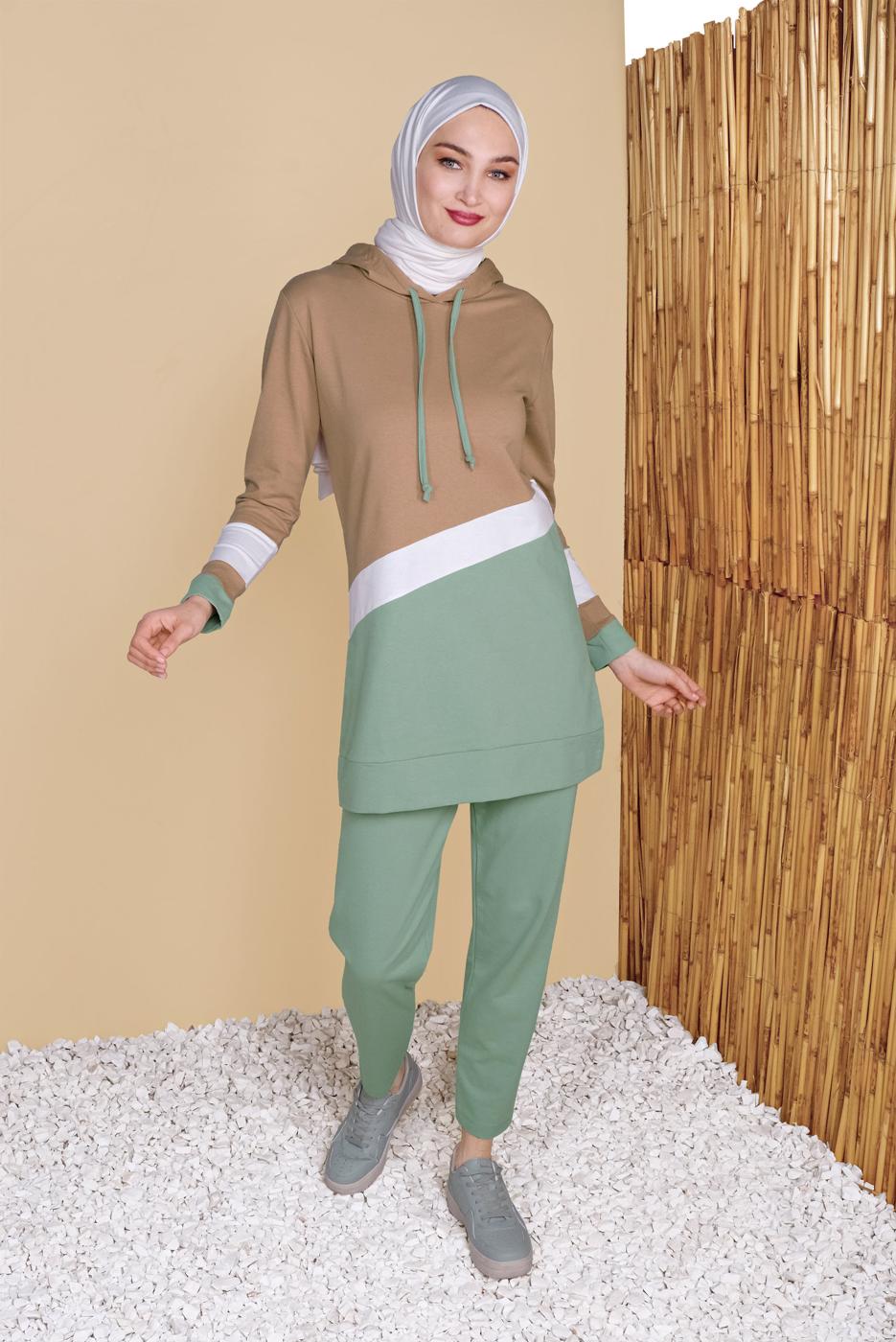 Tesettür giyim YEŞİL ÜÇ RENK ŞERİTLİ EŞOFMAN TAKIM  0455 