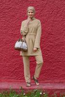 Tesettür giyim KAHVE BÜZGÜLÜ PANTOLONLU TAKIM  0956 