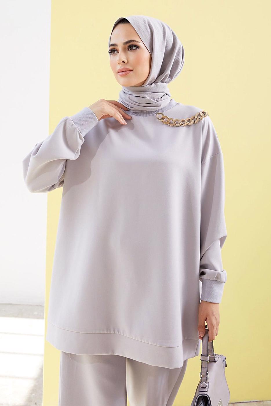 Tesettür giyim GRİ ZİNCİR DETAYLI BOL PAÇA İKİLİ PANTOLONLU TAKIM 2210 