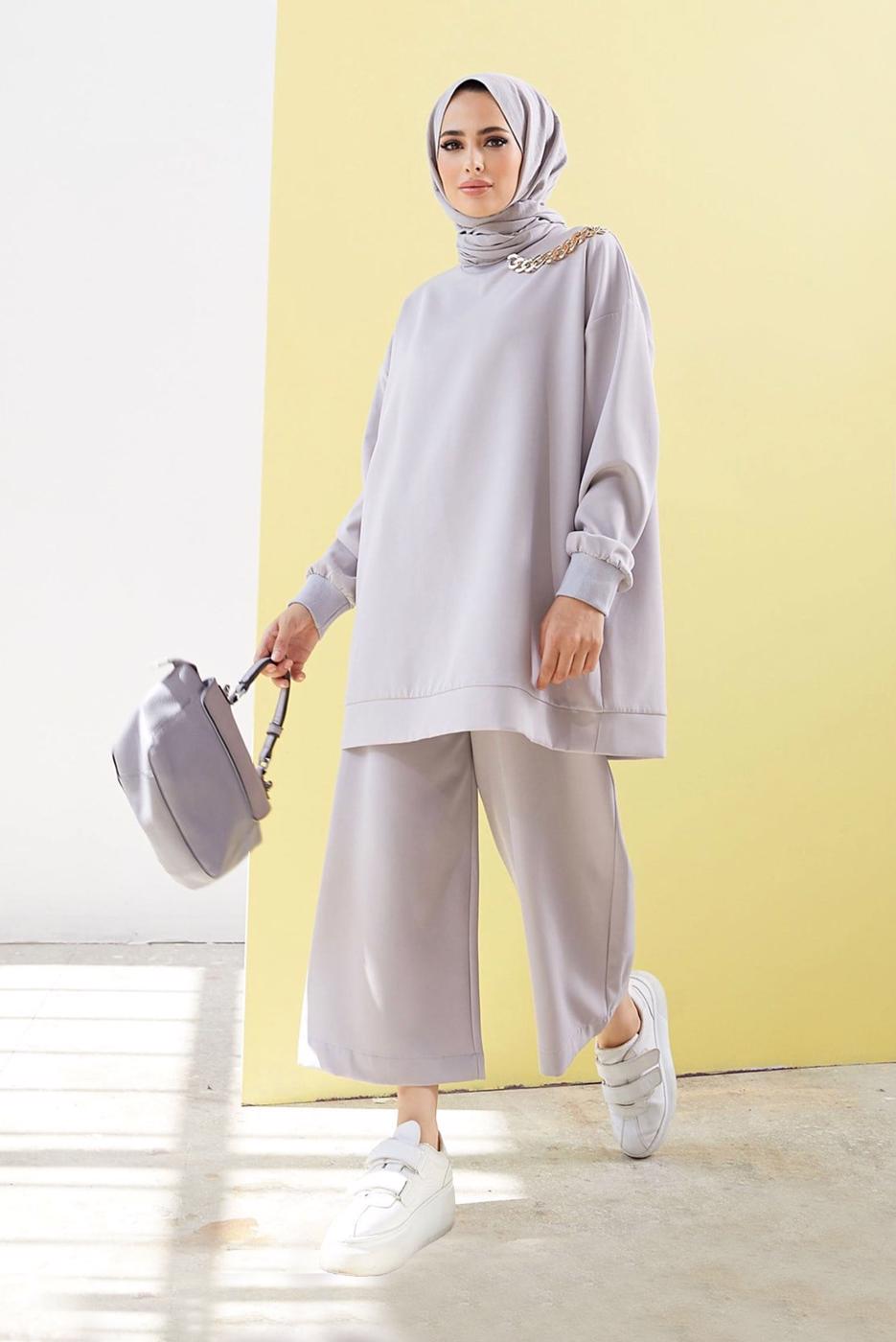 Tesettür giyim GRİ ZİNCİR DETAYLI BOL PAÇA İKİLİ PANTOLONLU TAKIM 2210 