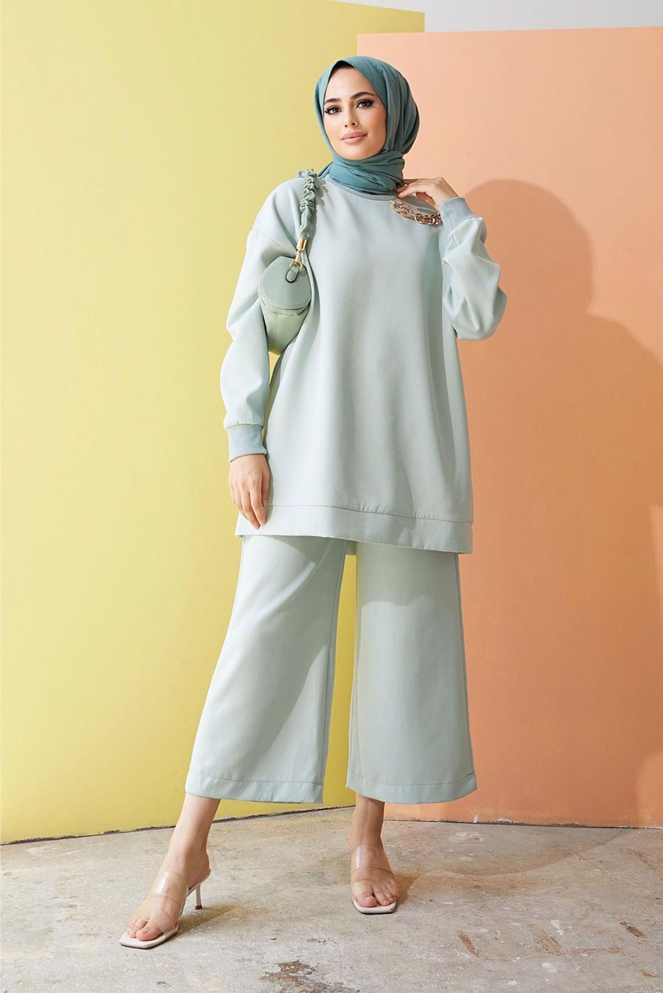 Tesettür giyim YEŞİL ZİNCİR DETAYLI BOL PAÇA İKİLİ PANTOLONLU TAKIM 2210 