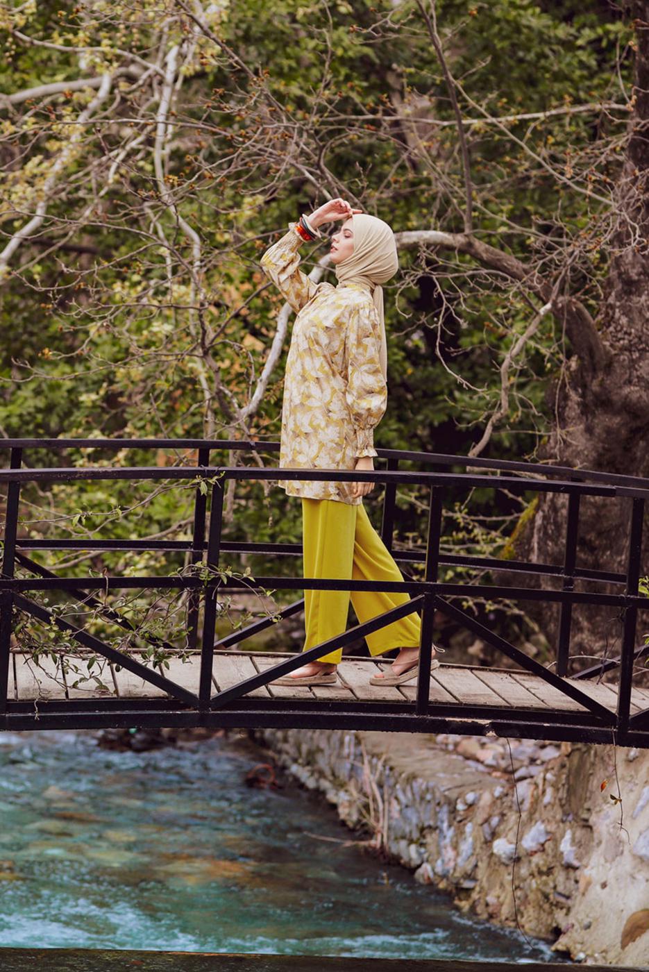 Vêtements hijab ORANGE COSTUME 2 PIÈCES AVEC PANTALON À MOTIFS FEUILLE T 8008