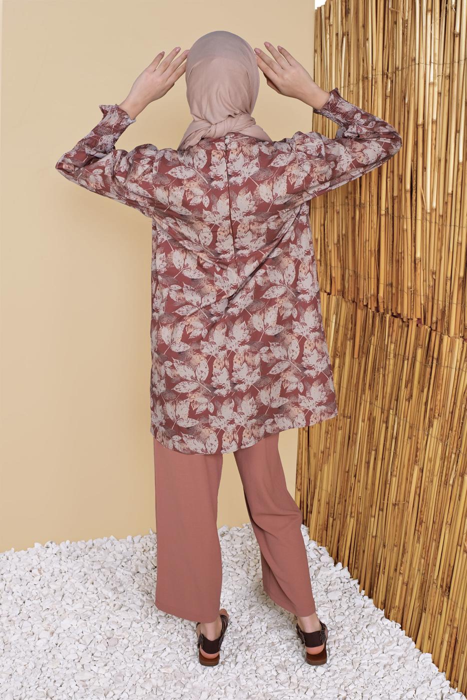 Tesettür giyim KAHVE YAPRAK DESENLİ İKİLİ PANTOLONLU TAKIM 8008