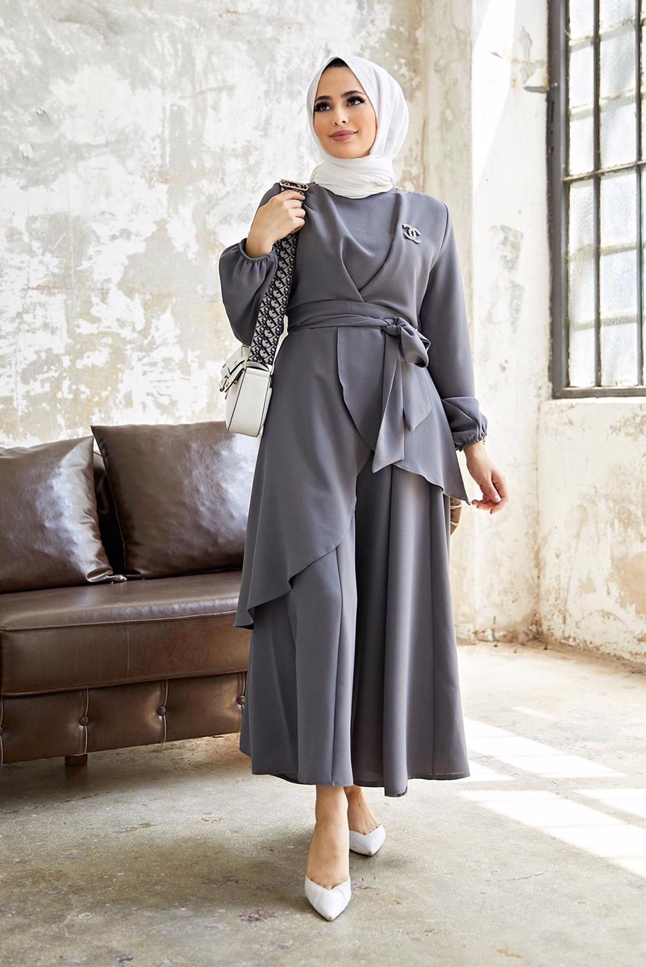 Tesettür giyim GRİ ASİMETRİK KESİM KUŞAKLI PANTOLONLU TAKIM  9700  