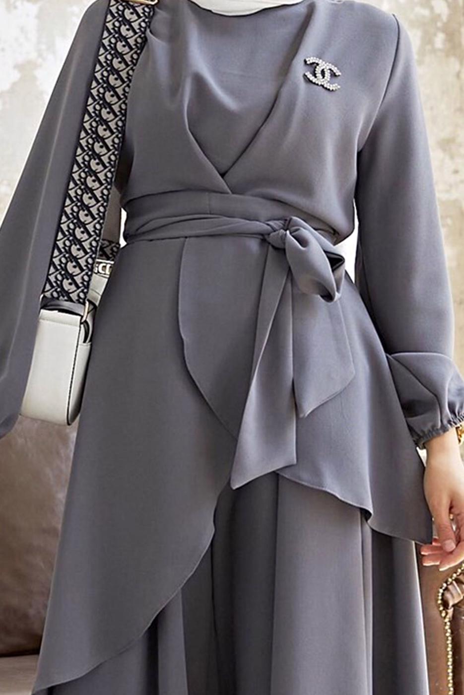 Tesettür giyim GRİ ASİMETRİK KESİM KUŞAKLI PANTOLONLU TAKIM  9700  