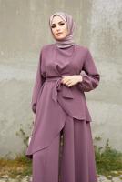 Tesettür giyim PEMBE ASİMETRİK KESİM KUŞAKLI PANTOLONLU TAKIM  9700  