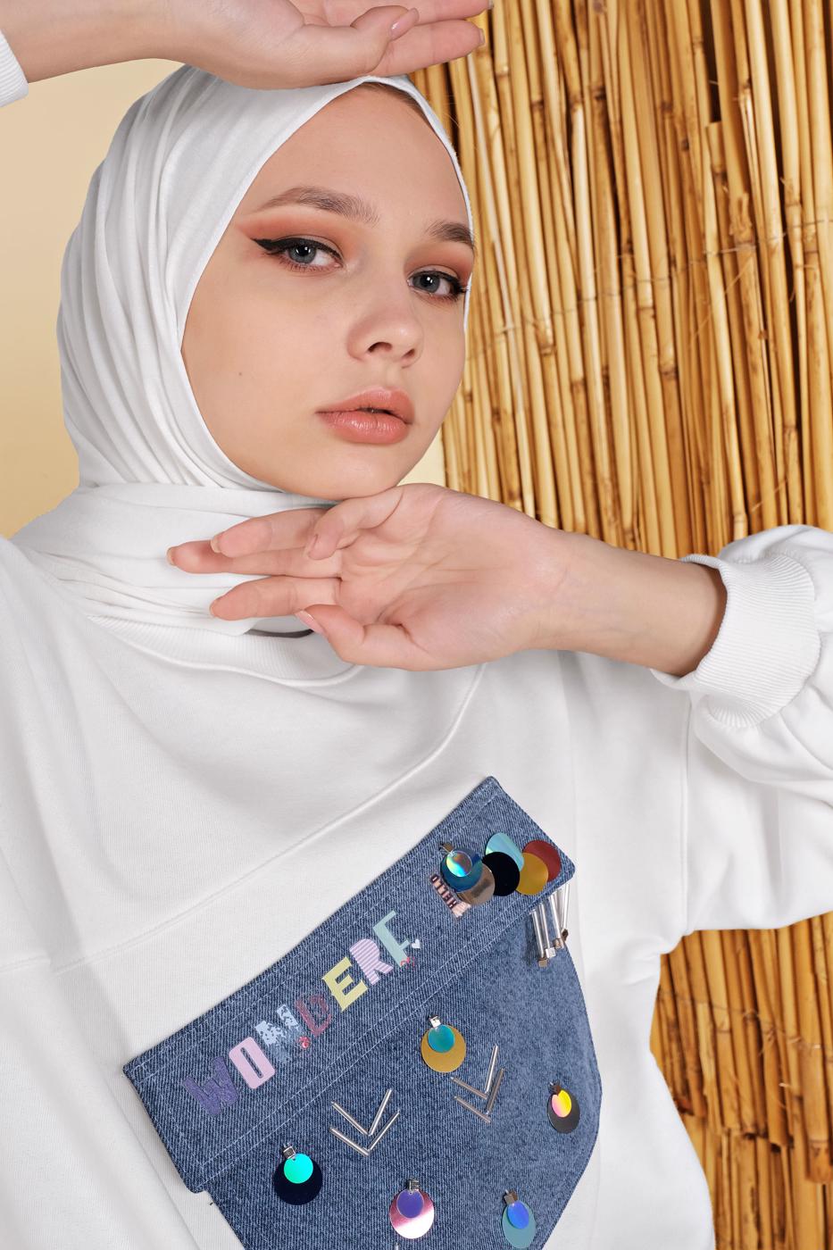 Tesettür giyim BEYAZ İŞLEMELİ CEP AKSESUARLI TUNİK 88402