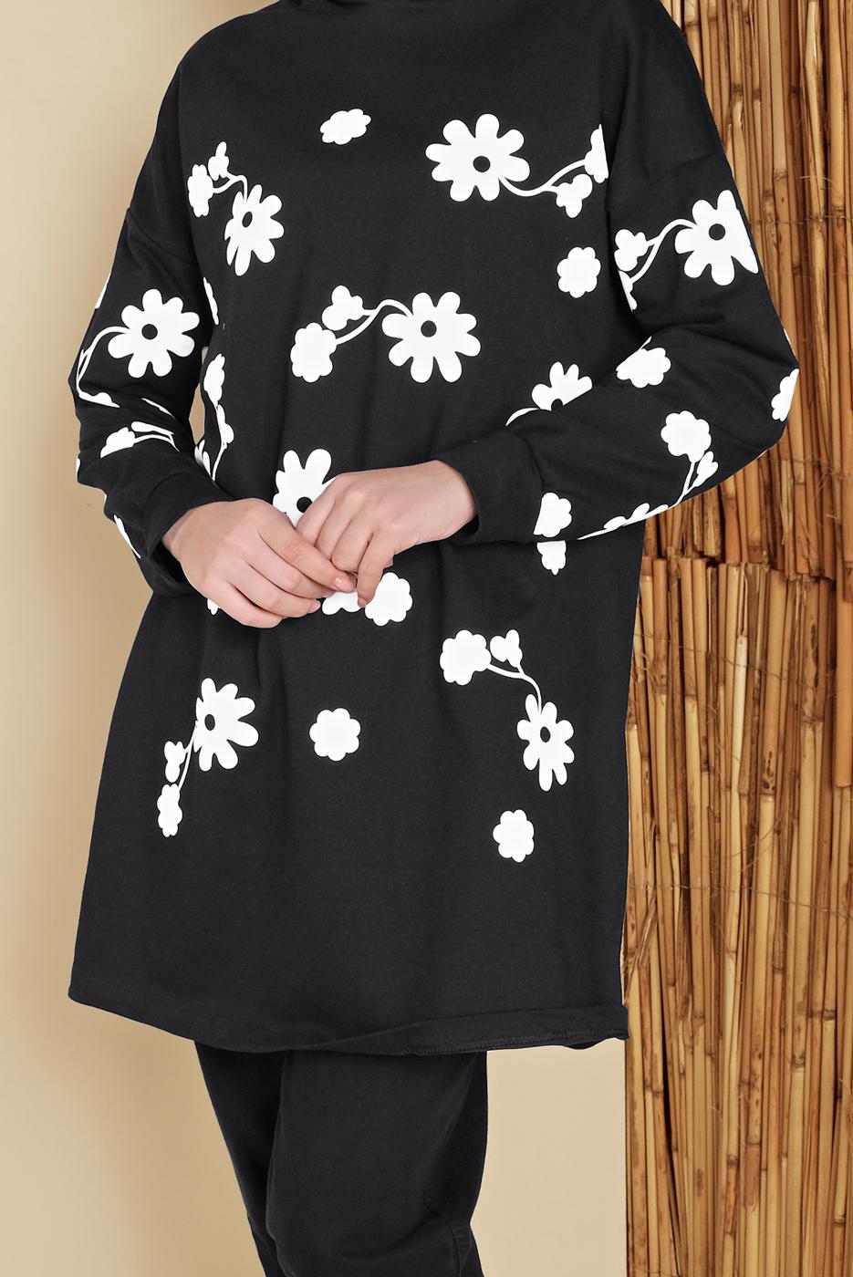 Tesettür giyim SİYAH ÇİÇEK BASKILI KAPÜŞONLU EŞOFMAN TUNİK 0456