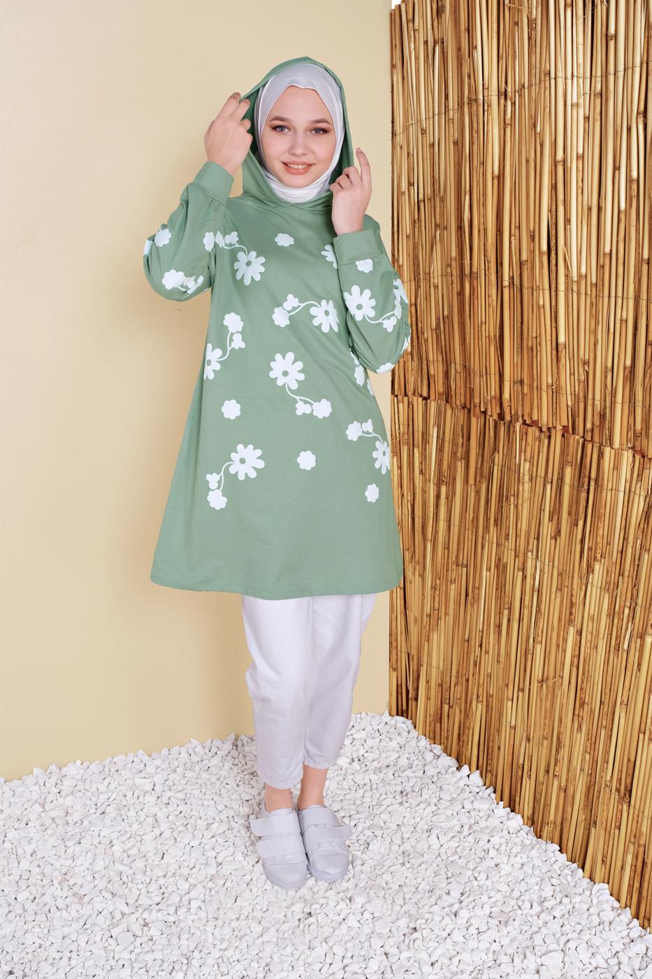 Tesettür giyim YEŞİL ÇİÇEK BASKILI KAPÜŞONLU EŞOFMAN TUNİK 0456